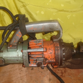 MÁY CẮT SẮT THỦY LỰC 20mm