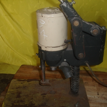 MÁY ĐỤC GIẤY (TÀI LIỆU)