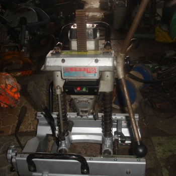 Máy đục mộng vuông MAKITA 110V