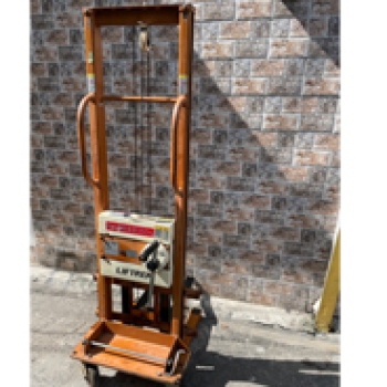 XE NÂNG QUAY TAY 350kg - NHẬT